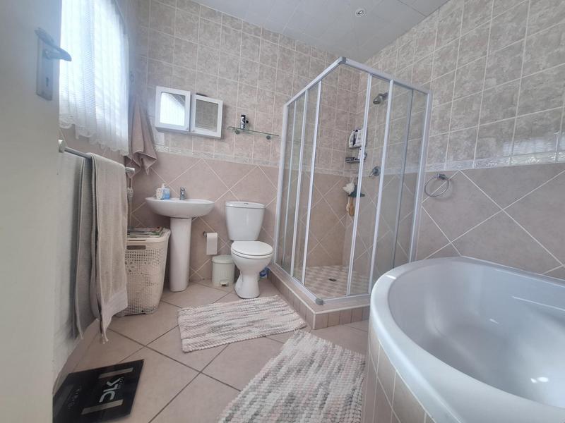 3 Bedroom Property for Sale in Reebok Western Cape